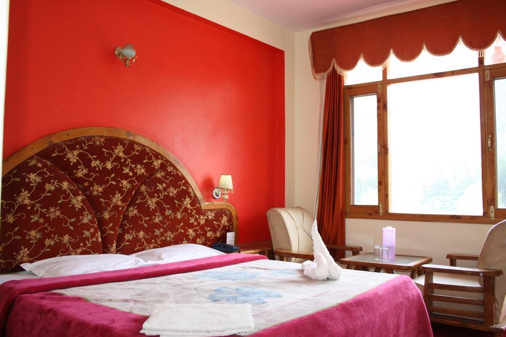 Hotel Ocean Blue Manali Extérieur photo