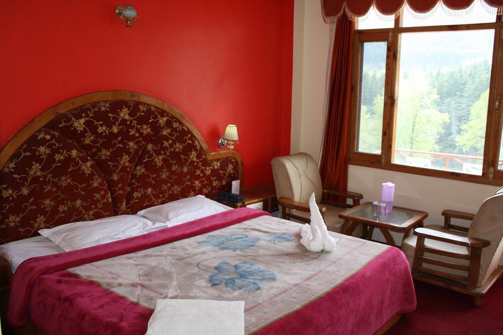 Hotel Ocean Blue Manali Extérieur photo